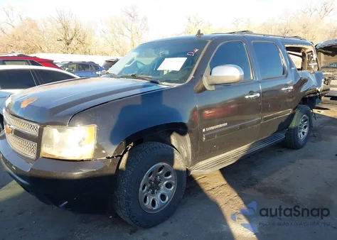 2008 Chevrolet Suburban 1500 Lt из США, поврежденный, VIN 1GNFK16398R211000